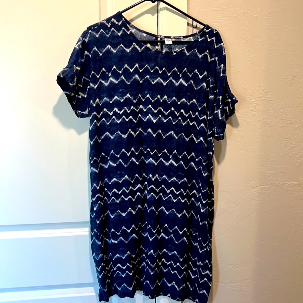 Short sleeve dress